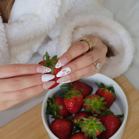 tipsy | Handmade Press On Nails | Almond Medium | 3D Nail Art | Strawberry Press - Picture 9 of 15